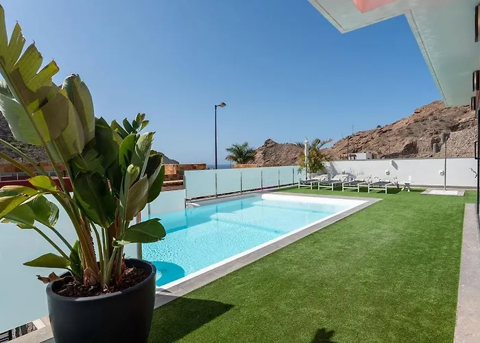 빌라 Art & Design Tauro Pool Wi-fi Bbq