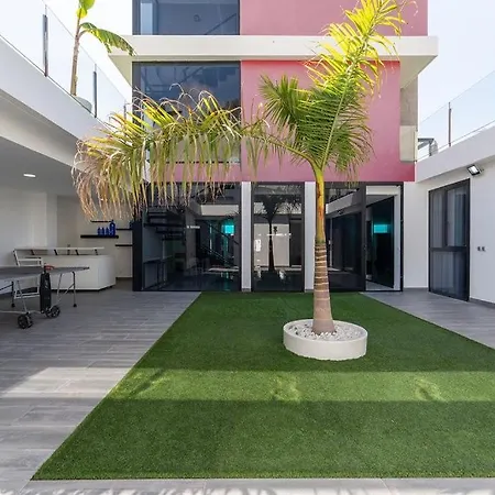 Art & Design Tauro Pool Wi-fi Bbq *